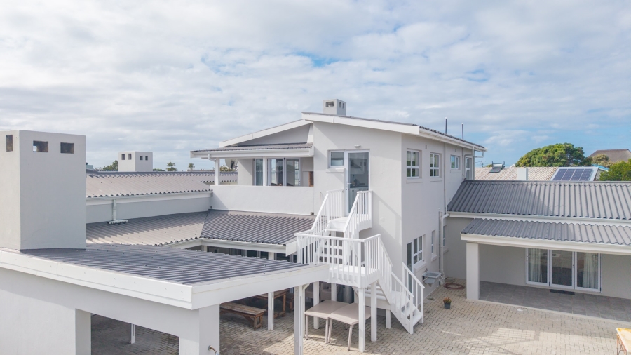 7 Bedroom Property for Sale in Struisbaai Western Cape